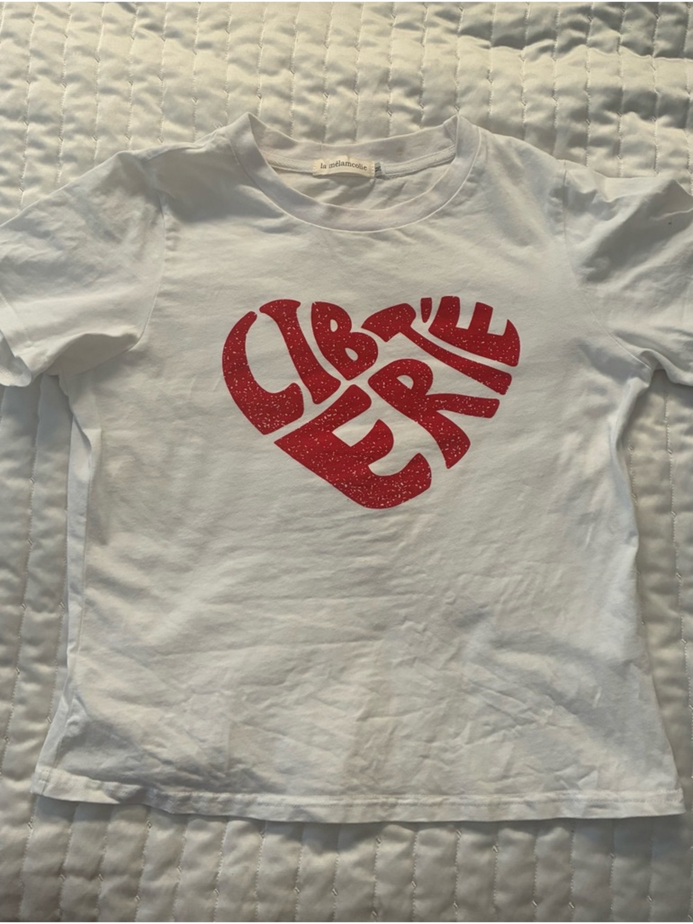 Women’s White Tee T Shirt with Red Heart Graphic Liberté Casual Short Sleeve